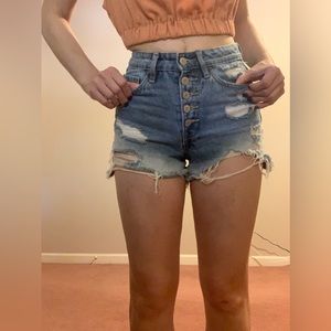 Button up high waisted distressed jean short from Apricot Lane.